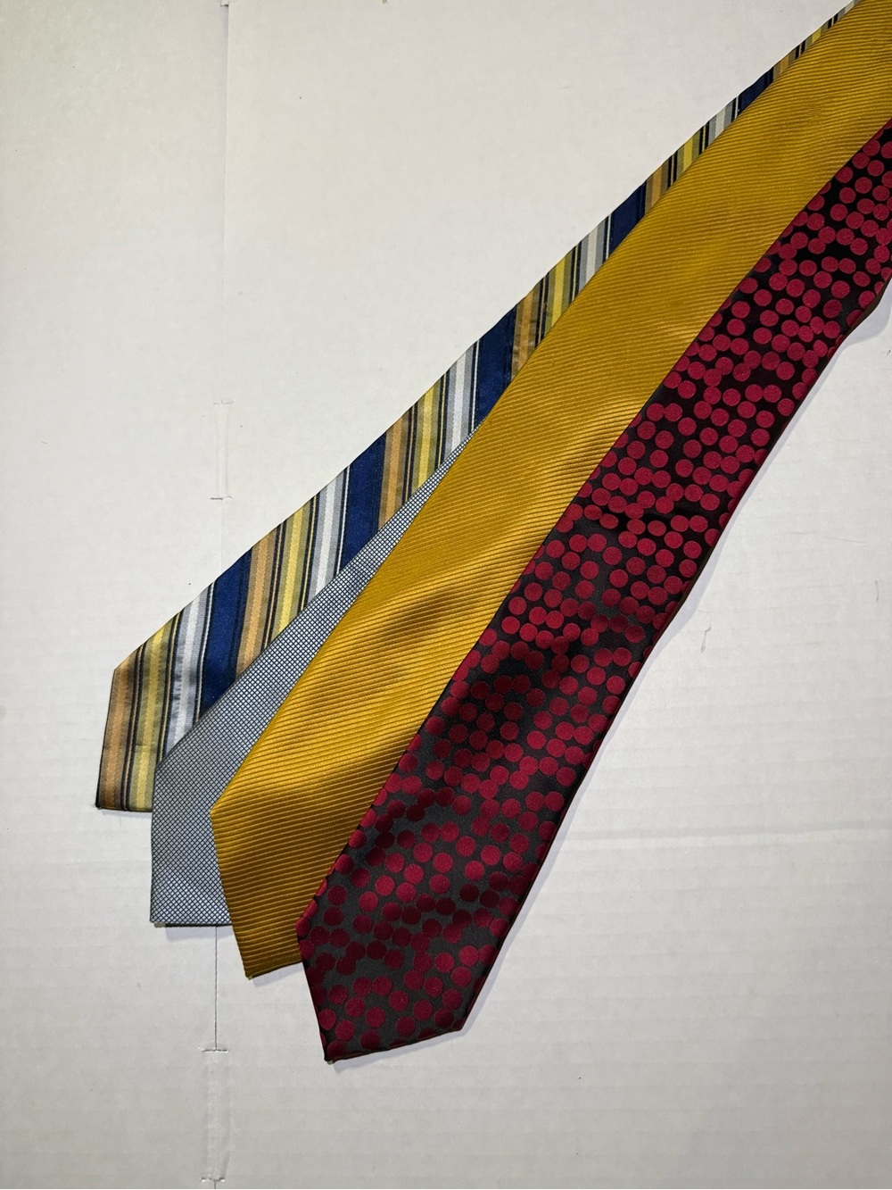 Men’s Tie Lot 4 Assorted Neckties Gold Red Blue Striped Polka Dot Business